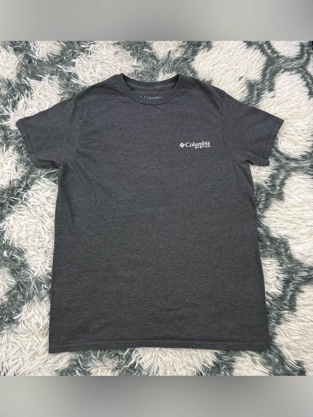 Columbia Men’s Gray Graphic T-shirt Size Small